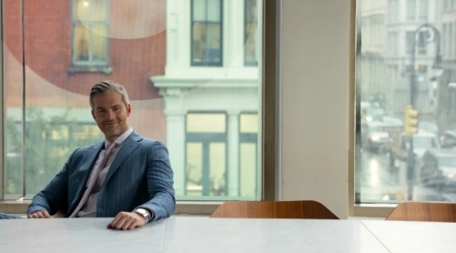 《曼哈顿金牌经纪》[百度/夸克网盘下载]美剧[4k高清/BT磁力链接]