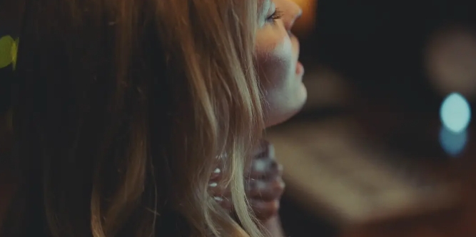 《偶像漩涡》[百度/夸克网盘下载]美剧[4k高清/中文字幕]