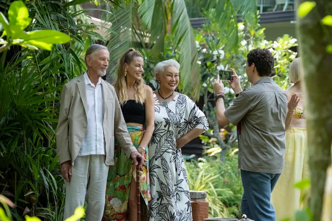 《白莲花度假村第三季》【百度/夸克网盘下载】美剧【4K超清/BT磁力链接】