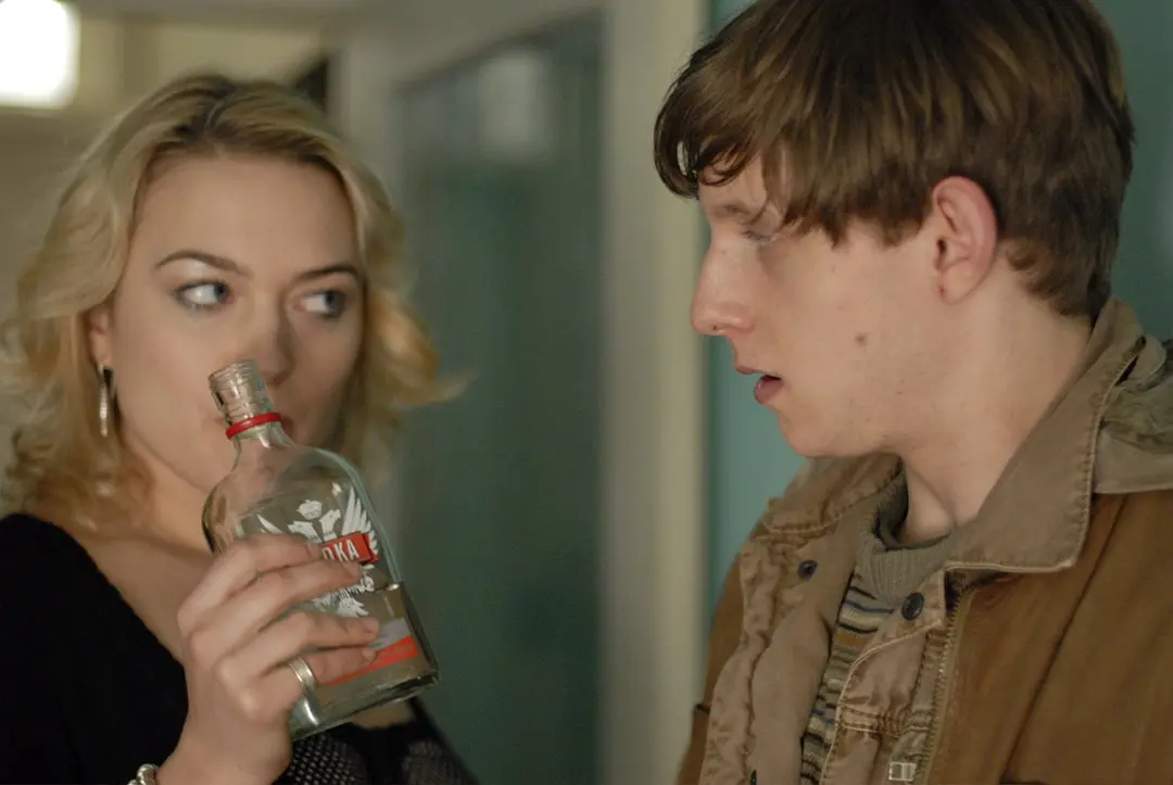 《在屋顶上流浪》[百度/夸克网盘下载]英国电影[1080p高清/BT磁力链接]