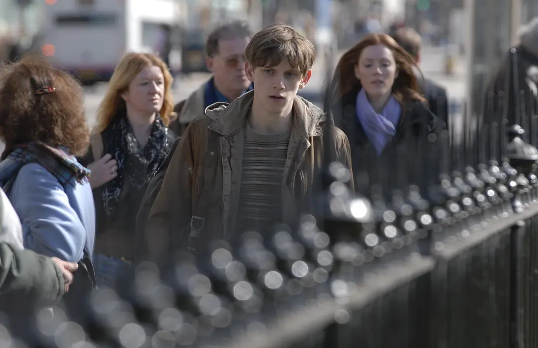 《在屋顶上流浪》[百度/夸克网盘下载]英国电影[1080p高清/BT磁力链接]