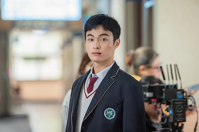 《黑社会的我成为了高中生》[百度/夸克网盘下载]韩剧[1080p高清/在线观看]