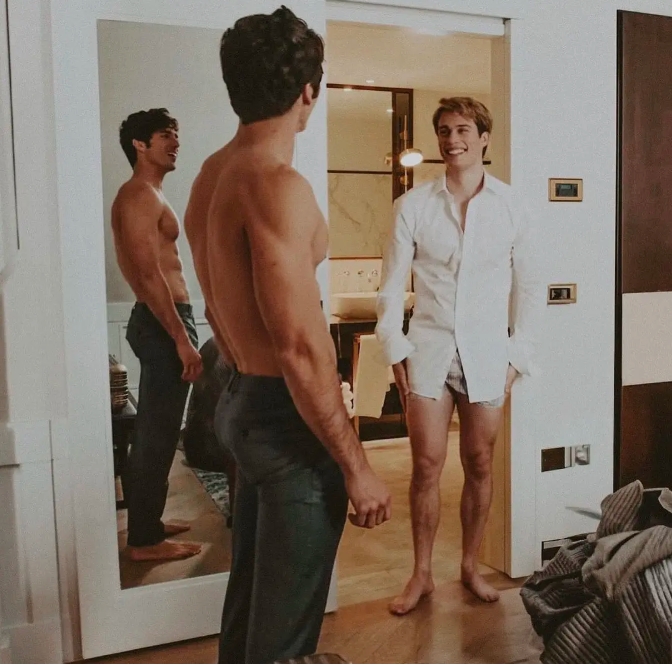 《星条红与皇室蓝》[百度/夸克网盘下载]美国电影[1080p高清/BT磁力链接]