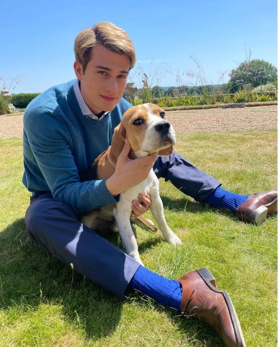 《星条红与皇室蓝》[百度/夸克网盘下载]美国电影[1080p高清/BT磁力链接]