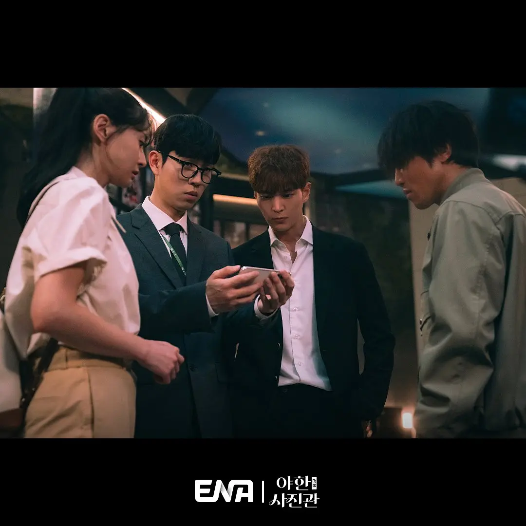 《夜限照相馆》[百度/夸克网盘下载]韩剧[4K超清/BT磁力链接]